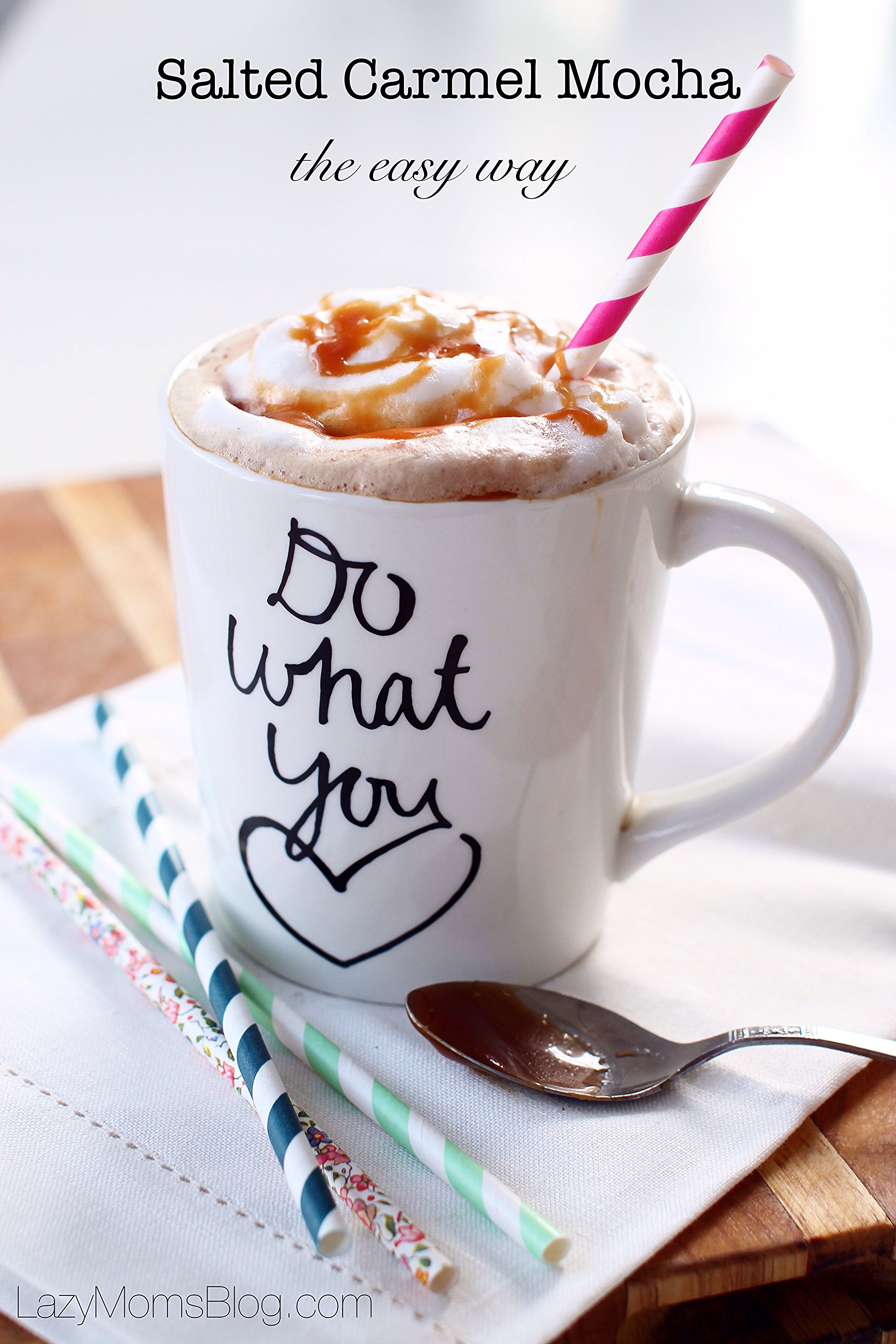 This home made Salted Carmel Mocha is so easy and so delicious !