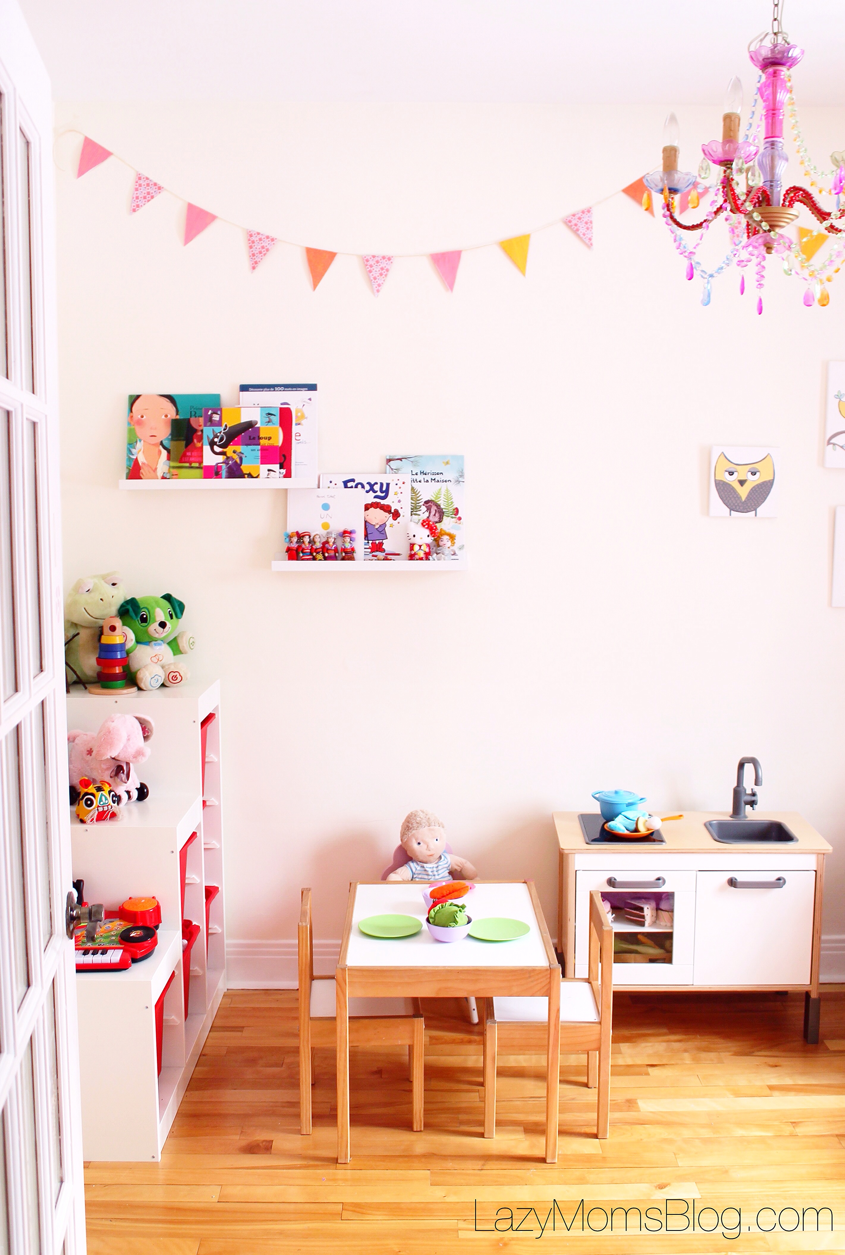 Tried tips and tricks for encouraging independent play #parenting #playroom  
