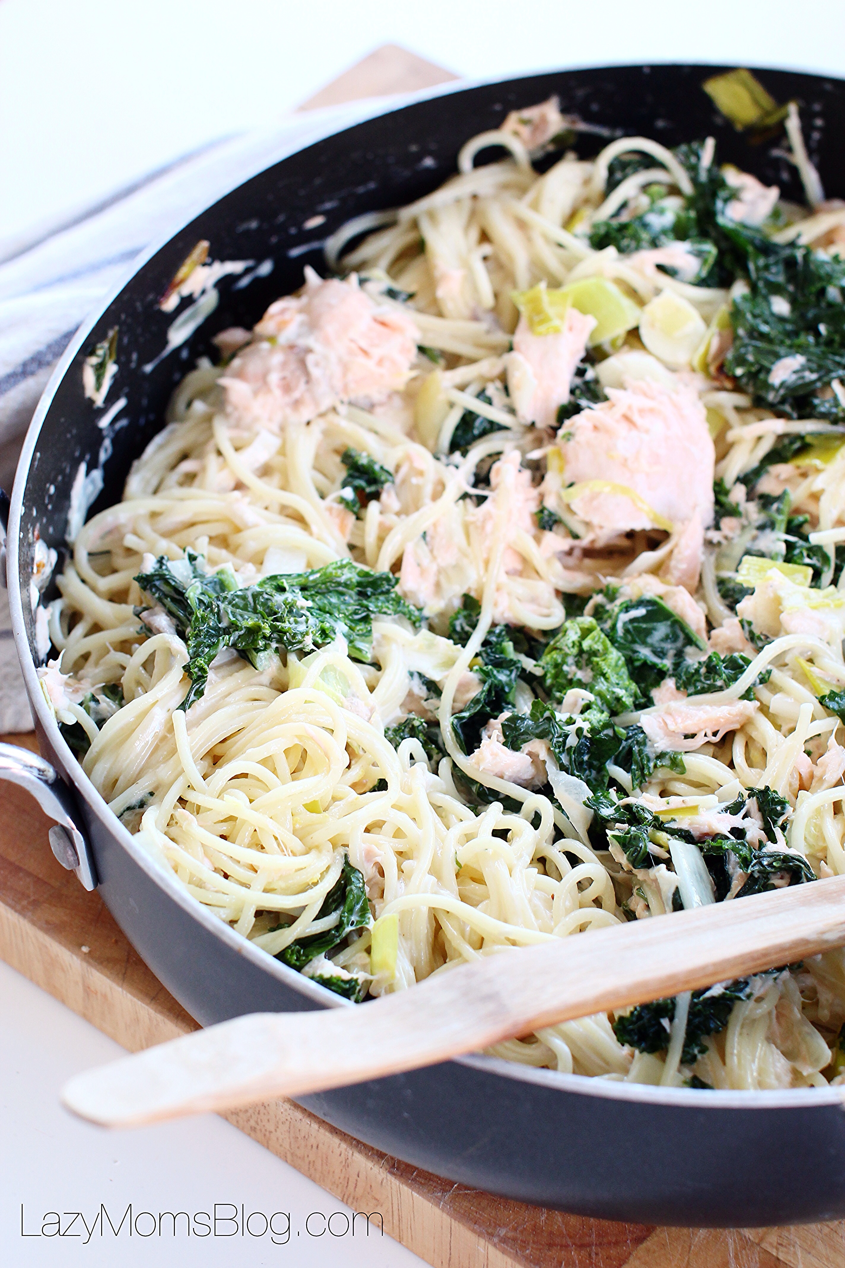 Baked salmon and kale creamy pasta