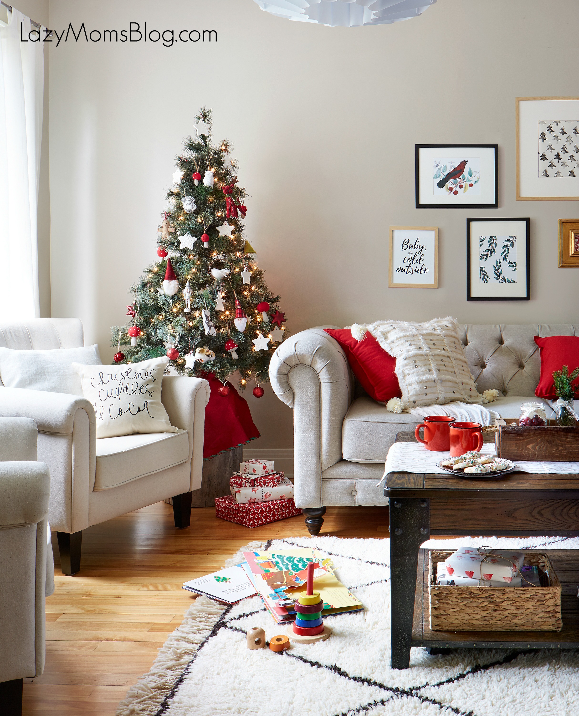 Simple ideas for Christmas living room decoration 
